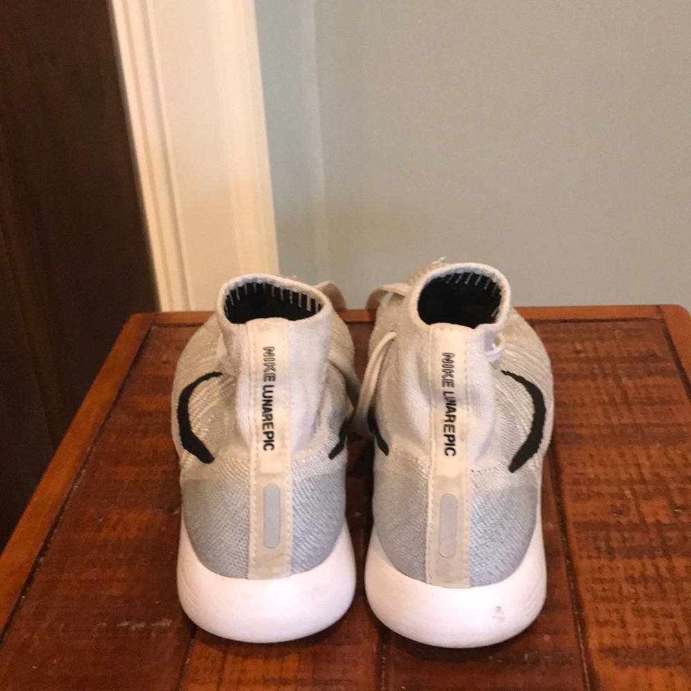 Nike Lunarepic women’s shoes! Size 5! - Picture 3 of 6